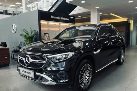 Mercedes-Benz GLC 200 4MATIC Màu Đen Obsidian